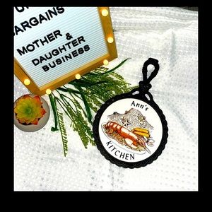 Vintage Cast Iron Orient Ceramic Tile Trivet, Ann’s Seafood Beach Scene. 🦞